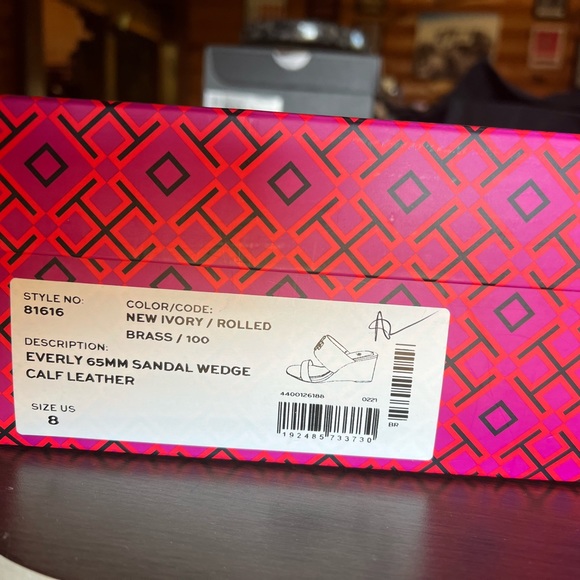 BRAND NEW Tory Burch Wedges - Picture 2 of 6